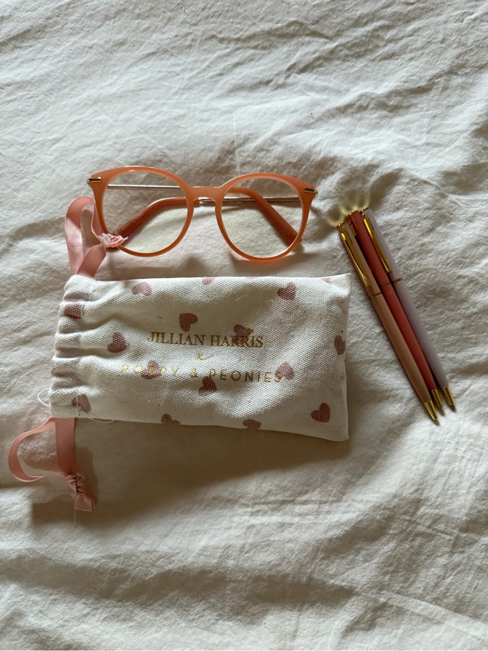 Jillybox poppy & peonies blue light glasses and pens